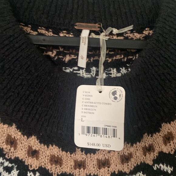 NWT free people Nellie sweater, sold out, size L - Picture 2 of 4